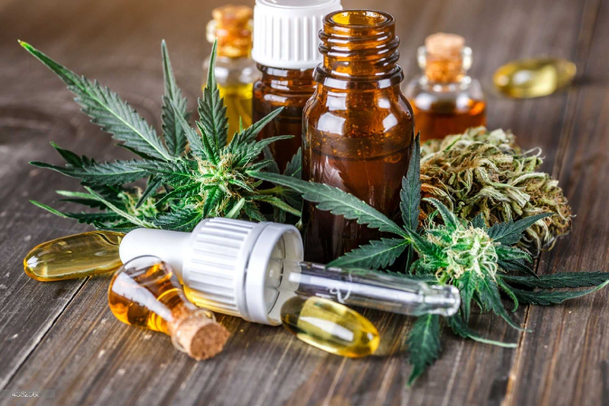 Cannabis Tinctures: How to make, use ,dose & store